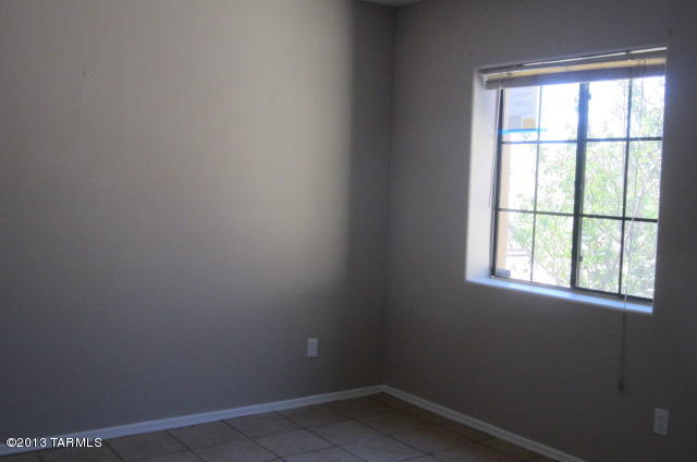 584 Alcanfor Court Rio Rico, AZ 85648 - Photo 10 of 18