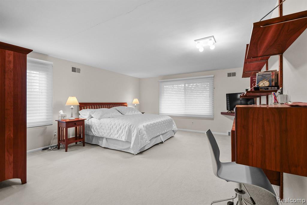 21501 West 13 Mile Road Beverly Hills, MI 48025 - Photo 25 of 44