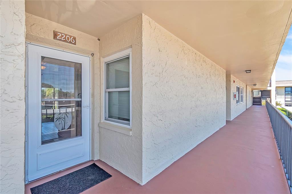 12200 Vonn Road, Unit 2206 Largo, FL 33774 - Photo 5 of 60 a view interior of the house