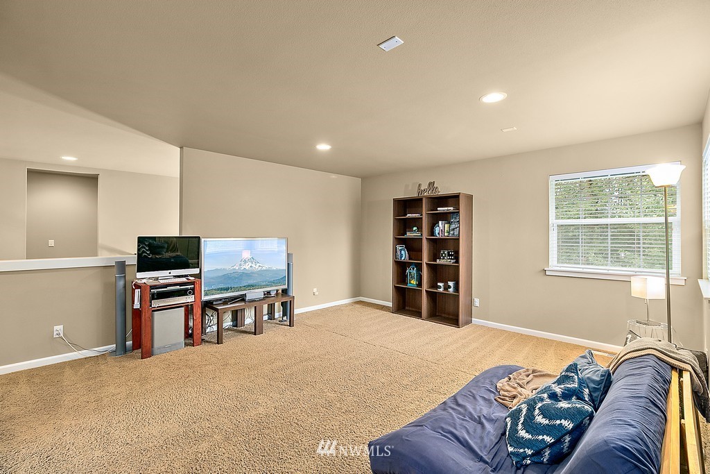 24418 184th Court Southeast Covington, WA 98042 - Photo 16 of 30 Gallery Image 16