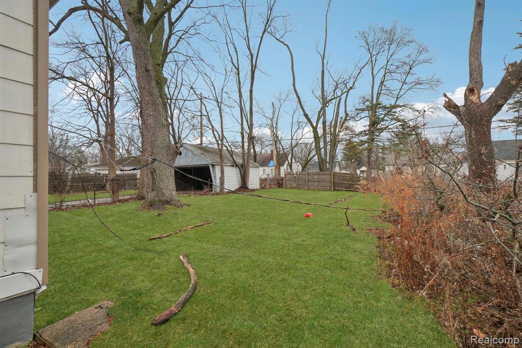 9072 Burt Road Detroit, MI 48228 - Photo 6 of 24 Gallery Image 6