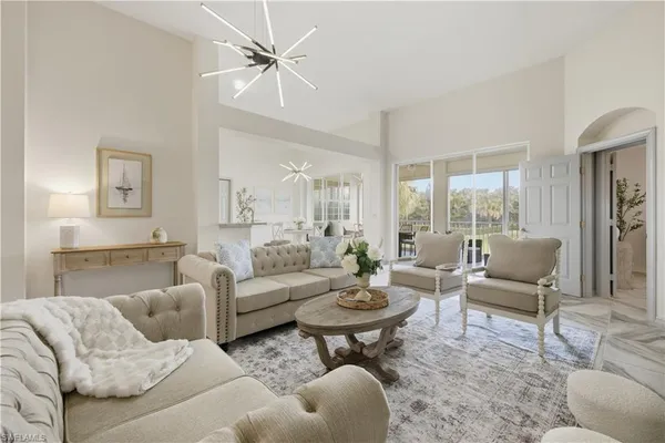 $2,500 | 2150 Aberdeen Lane, Unit 202, Naples, FL 34109