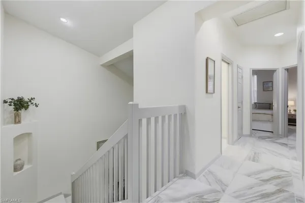 $2,500 | 2150 Aberdeen Lane, Unit 202, Naples, FL 34109
