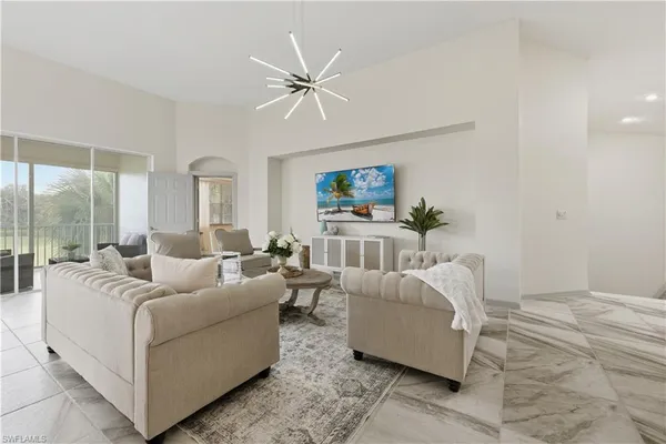 $2,500 | 2150 Aberdeen Lane, Unit 202, Naples, FL 34109