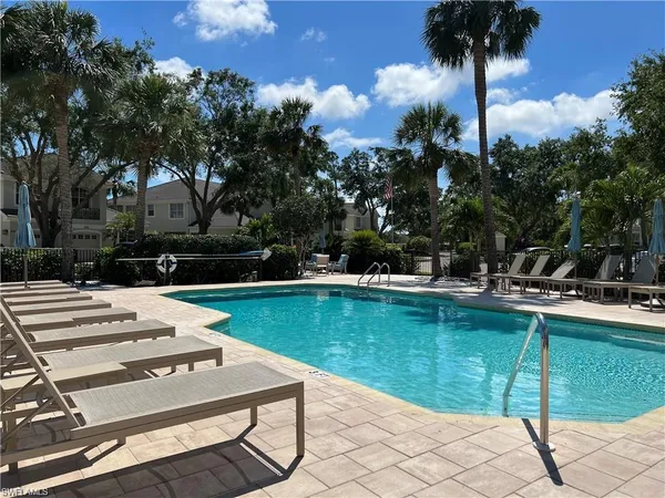 $2,500 | 2150 Aberdeen Lane, Unit 202, Naples, FL 34109