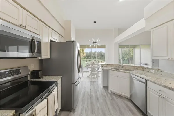 $2,500 | 2150 Aberdeen Lane, Unit 202, Naples, FL 34109