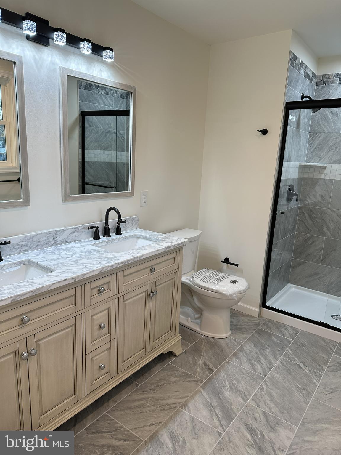 2140 Branch Road Perkasie, PA 18944 - Photo 19 of 27 Master Bathroom