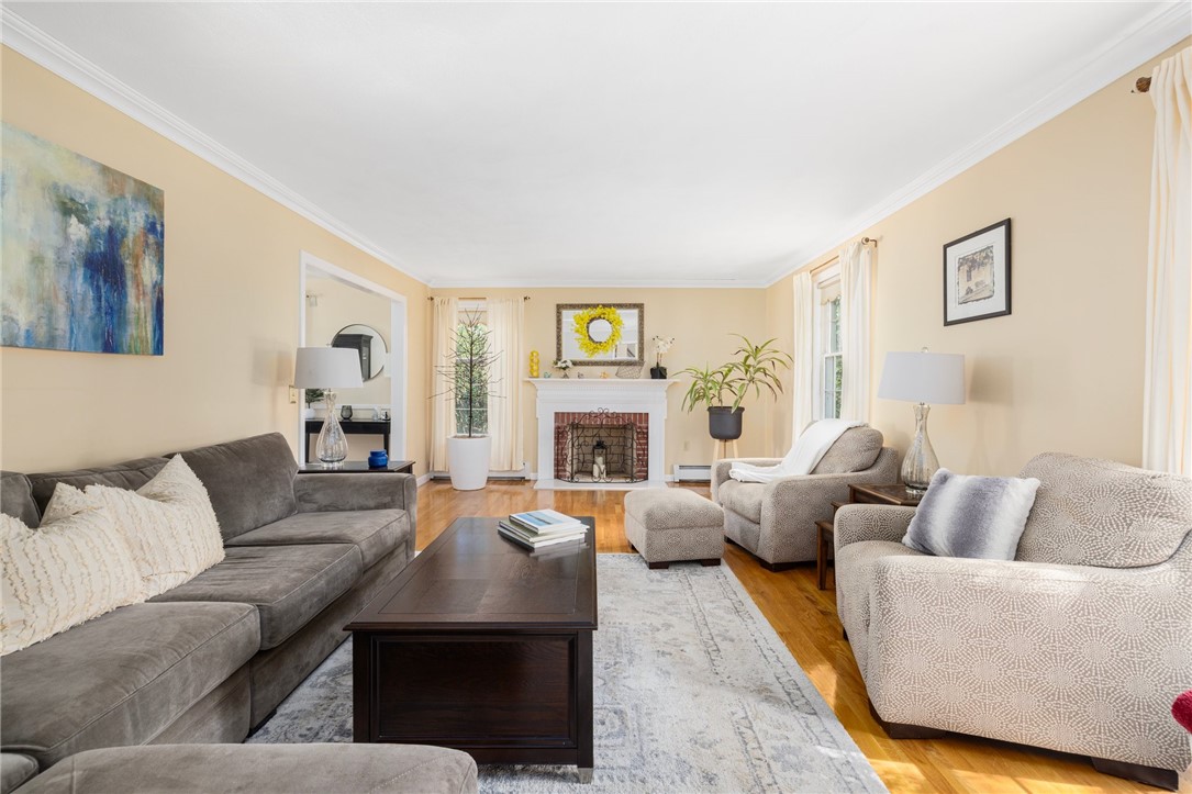 45 Beechwood Drive Cranston, RI 02921 - Photo 12 of 50