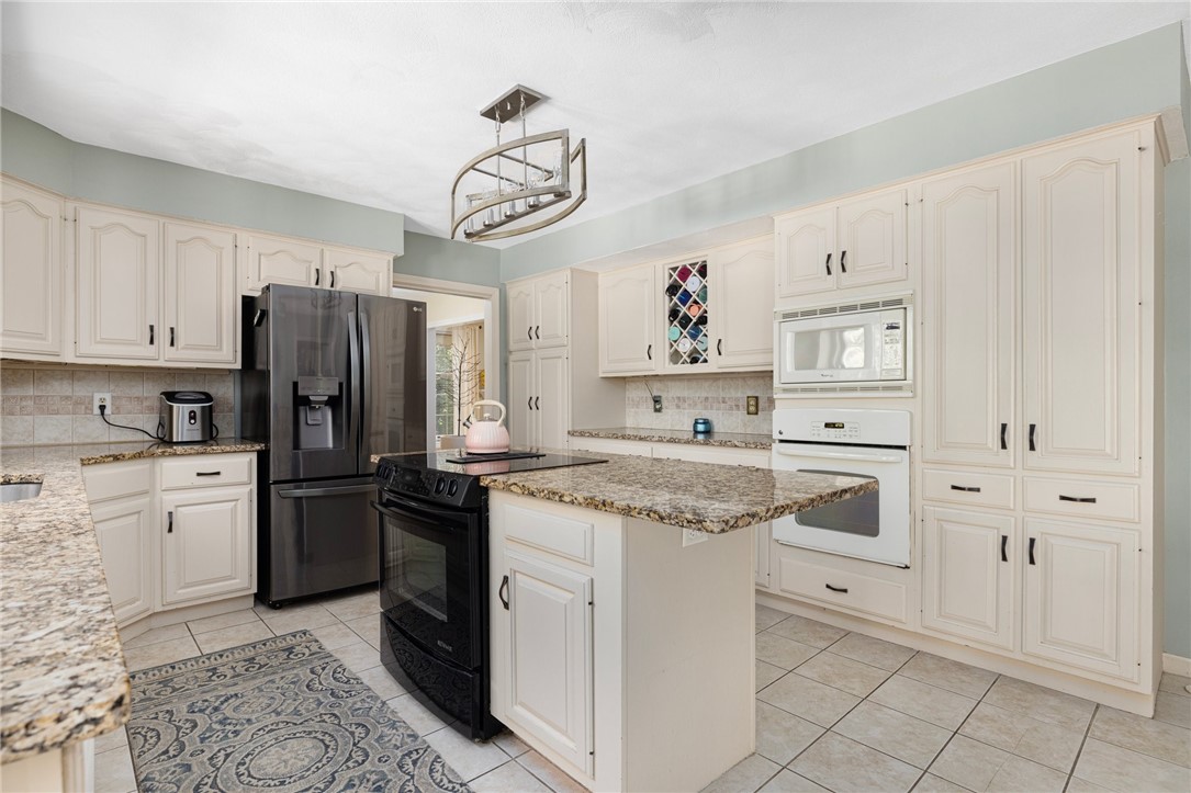 45 Beechwood Drive Cranston, RI 02921 - Photo 20 of 50