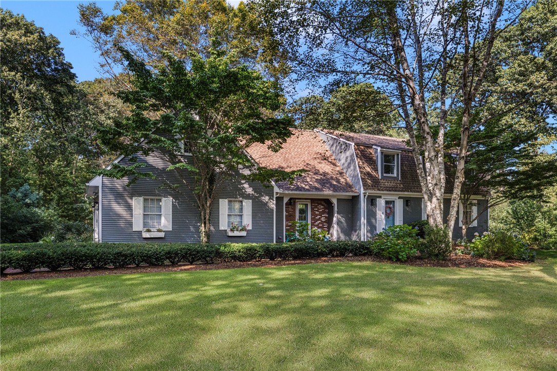 45 Beechwood Drive Cranston, RI 02921 - Photo 4 of 50