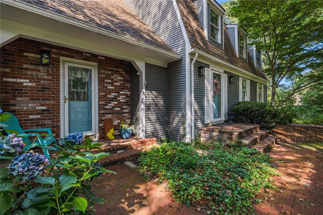 45 Beechwood Drive Cranston, RI 02921 - Photo 6 of 50