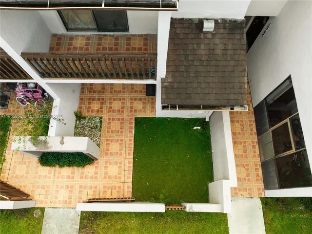 a view of entryway with a front door