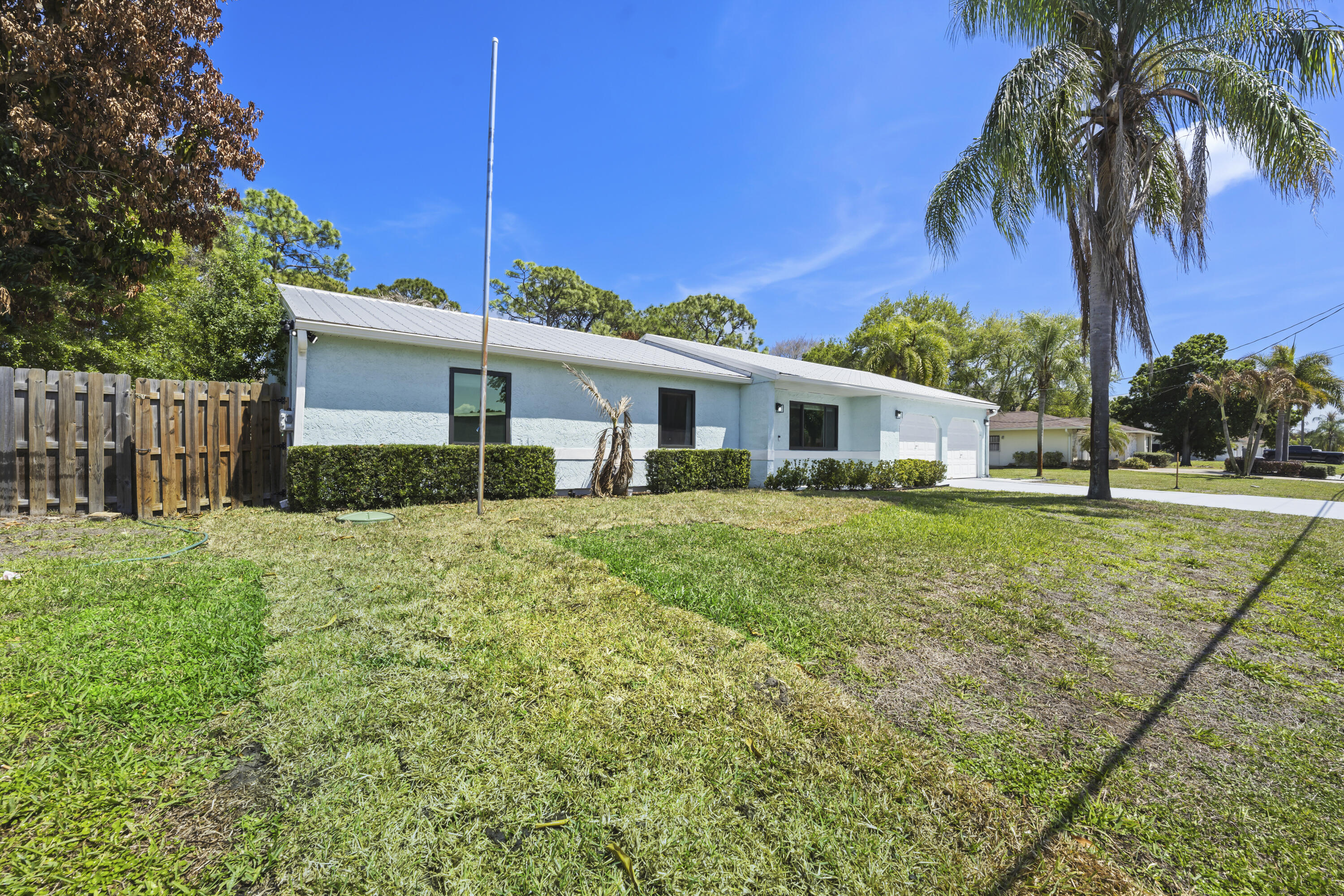 2225 Southeast Flanders Road Port St. Lucie, FL 34952 - Photo 6 of 45 Front