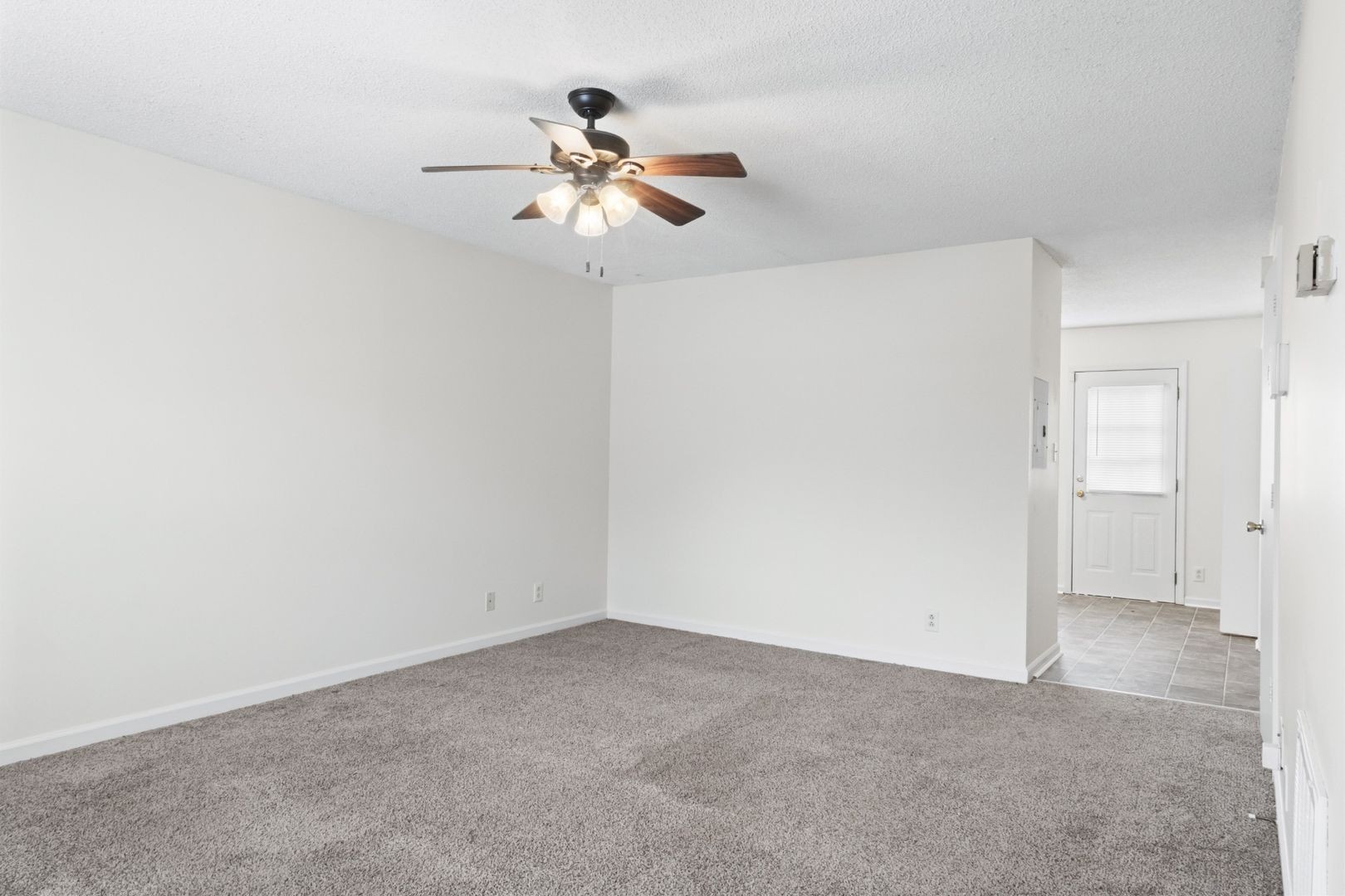 725 Peachers Mill Road Clarksville, TN 37042 - Photo 2 of 15 a view of an empty room