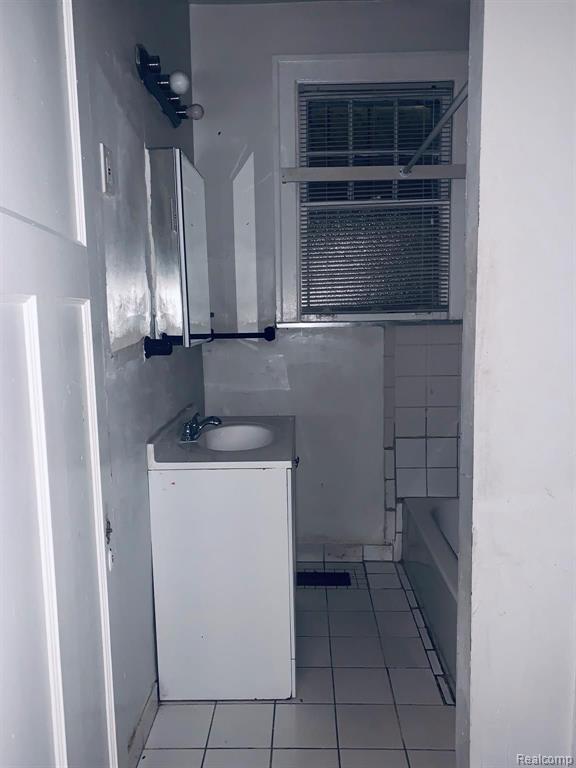 16594 Burt Road Detroit, MI 48219 - Photo 8 of 22