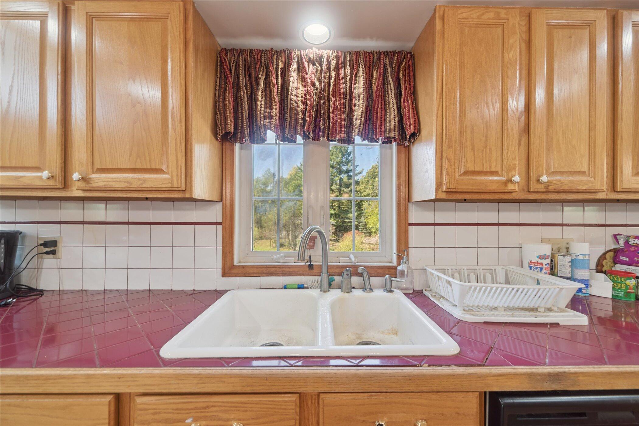 7272 Huff Road Bellevue, MI 49021 - Photo 15 of 40 15-7272-Huff-Rd-Bellevue-MI-49021-Window