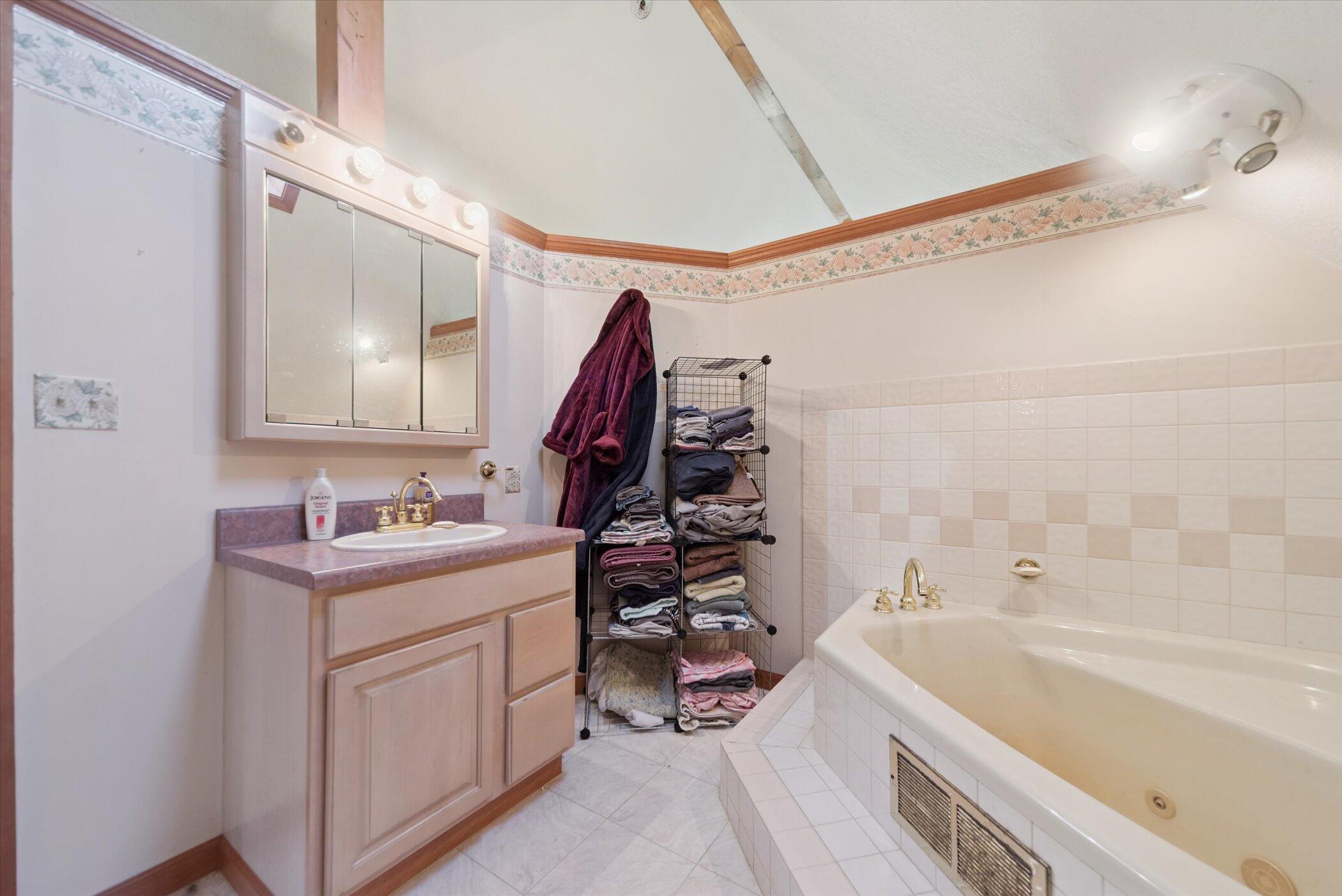 7272 Huff Road Bellevue, MI 49021 - Photo 18 of 40 18-7272-Huff-Rd-Bellevue-MI-49021-Window