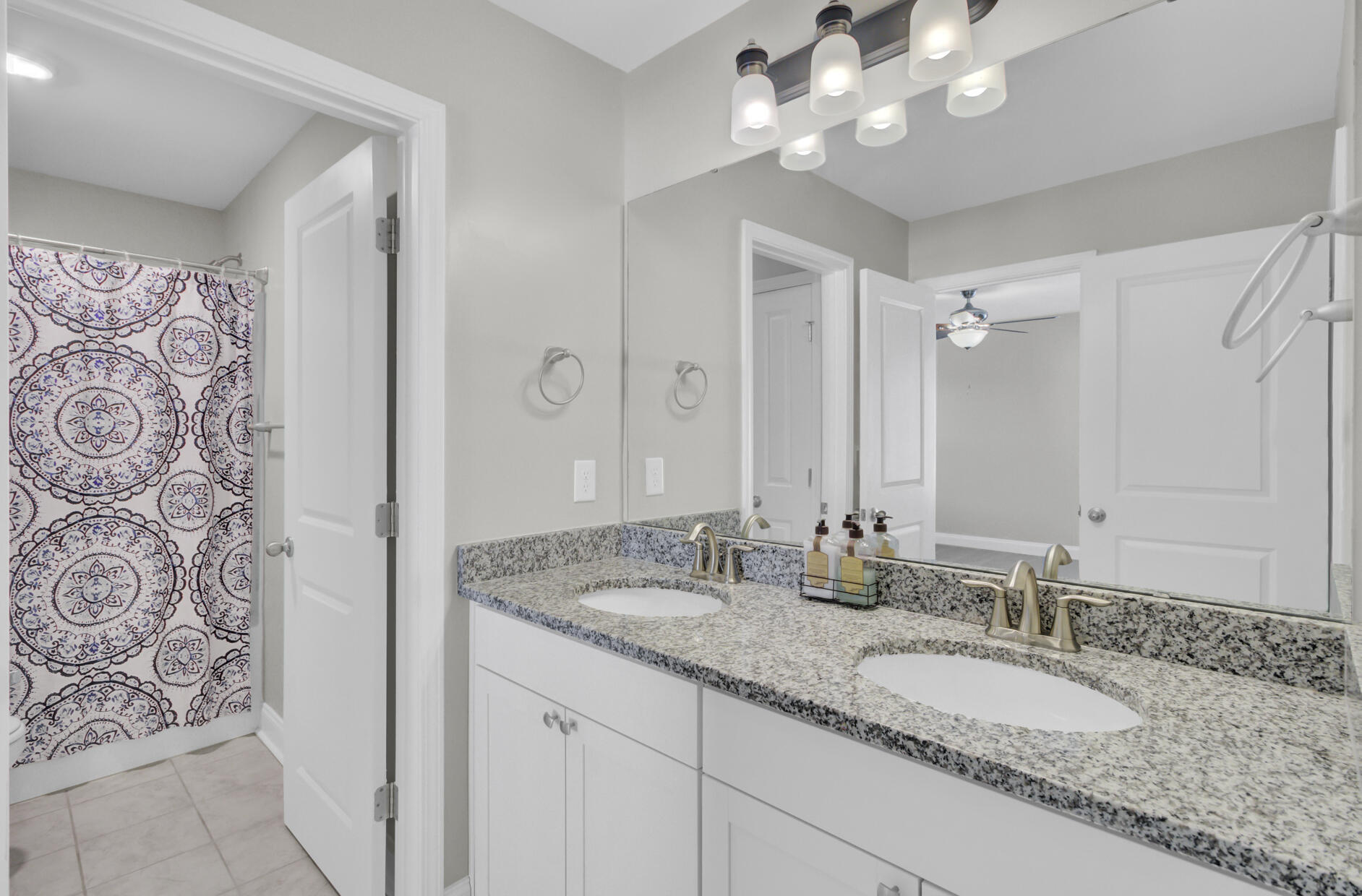687 West Butternut Road Summerville, SC 29483 - Photo 33 of 38 (47)