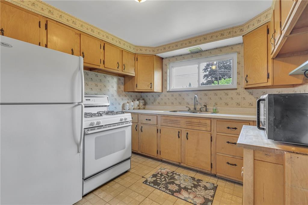 115 Shafer Road Coraopolis, PA 15108 - Photo 5 of 27