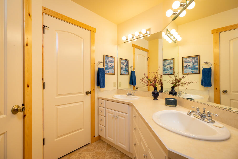 11833 Kestrel Road Klamath Falls, OR 97601 - Photo 54 of 88 42