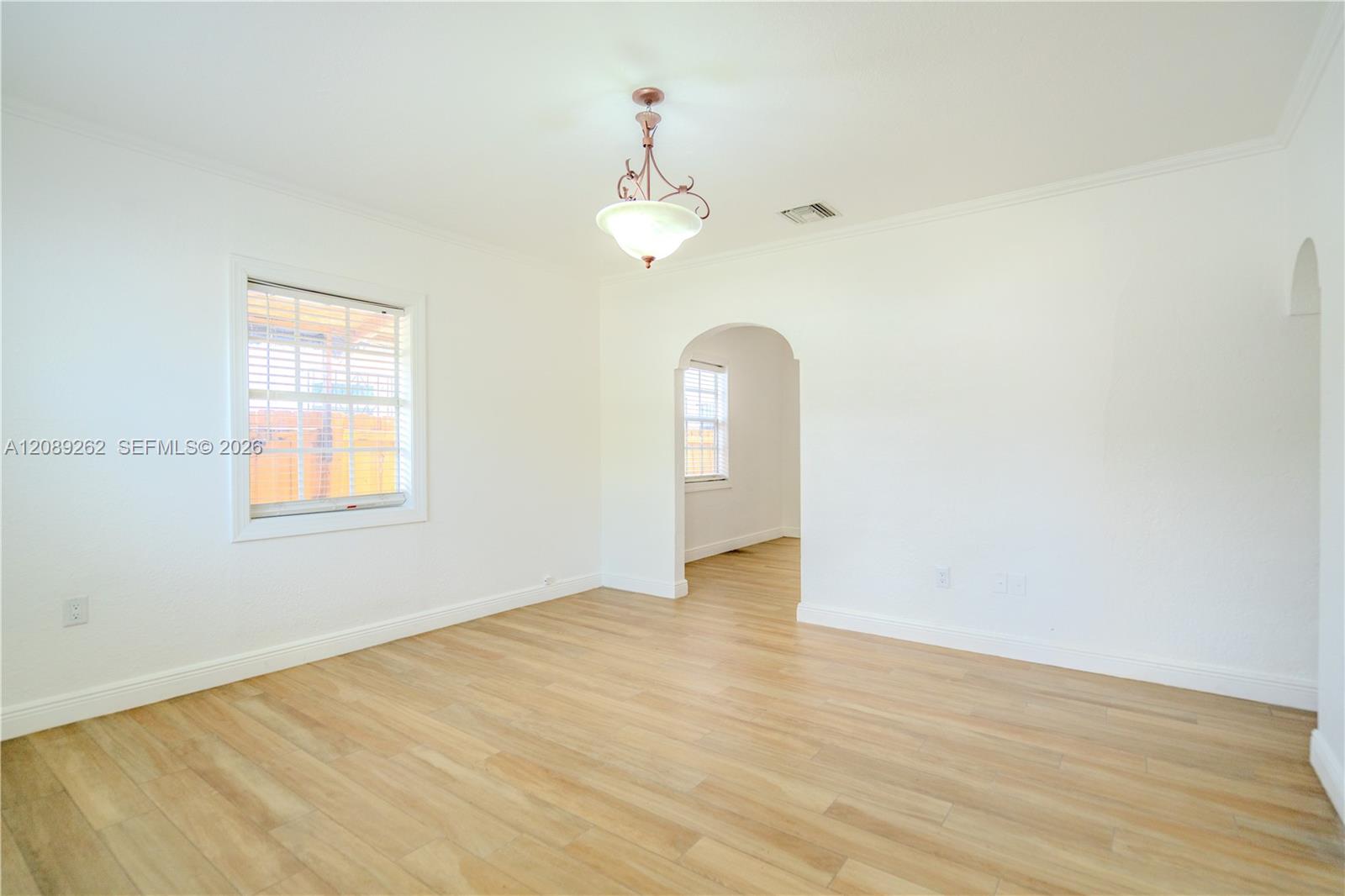 27 Southwest 55th Avenue Road, Unit F Miami, FL 33134 - Photo 4 of 30 Gallery Image 4
