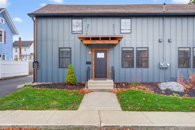 a view of a pathway of a house