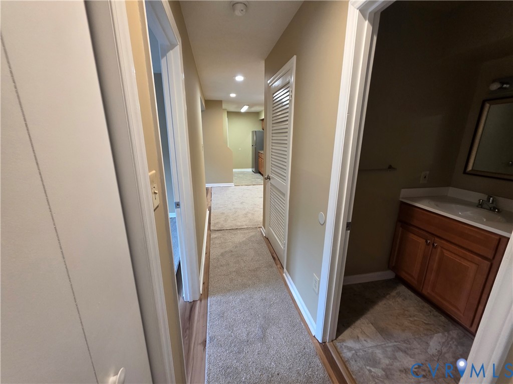 4003 Governors Square, Unit 8 Williamsburg, VA 23188 - Photo 24 of 27 a view of a hallway
