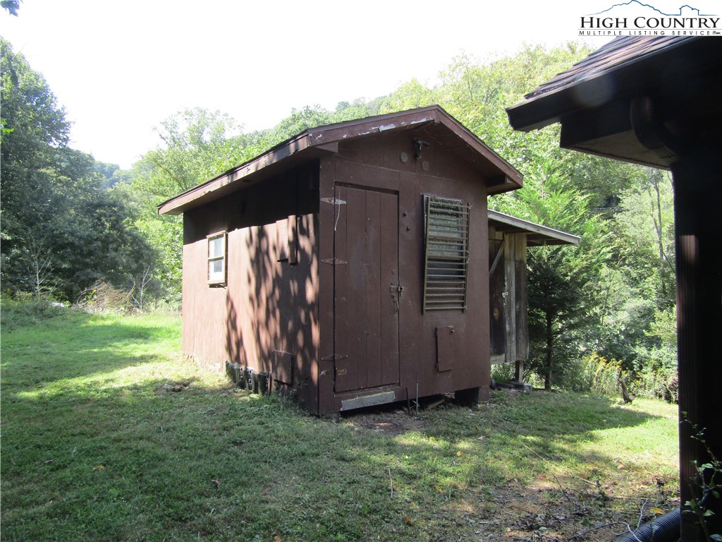 709 Laurel Creek Road Sugar Grove, NC 28679 - Photo 8 of 41 Gallery Image 8