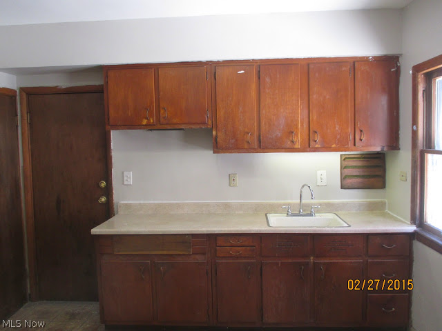 3305 East Overlook Road Cleveland Heights, OH 44118 - Photo 15 of 20