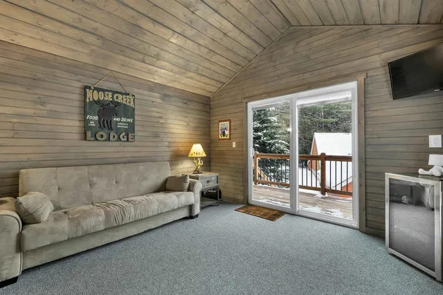 $575,000 | 264 Wing Road, Bethlehem, NH 03574