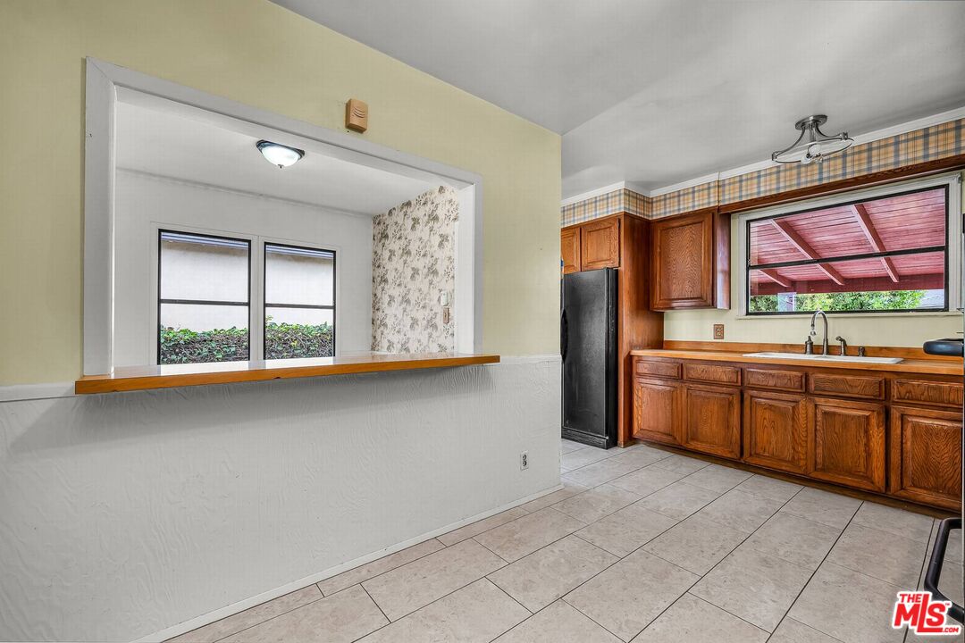 11694 Port Road Culver City, CA 90230 - Photo 8 of 19 Gallery Image 8