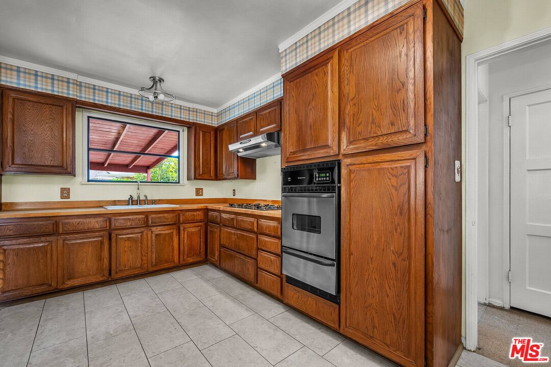 11694 Port Road Culver City, CA 90230 - Photo 9 of 19 Gallery Image 9