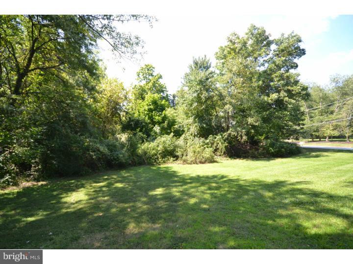 628 Meadowlark Road Eagleville, PA 19403 - Photo 25 of 25 Side Yard