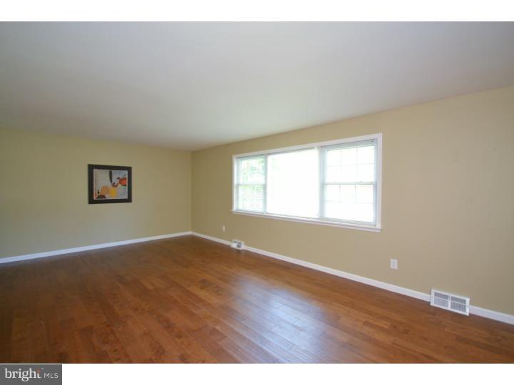 628 Meadowlark Road Eagleville, PA 19403 - Photo 6 of 25 Living Room