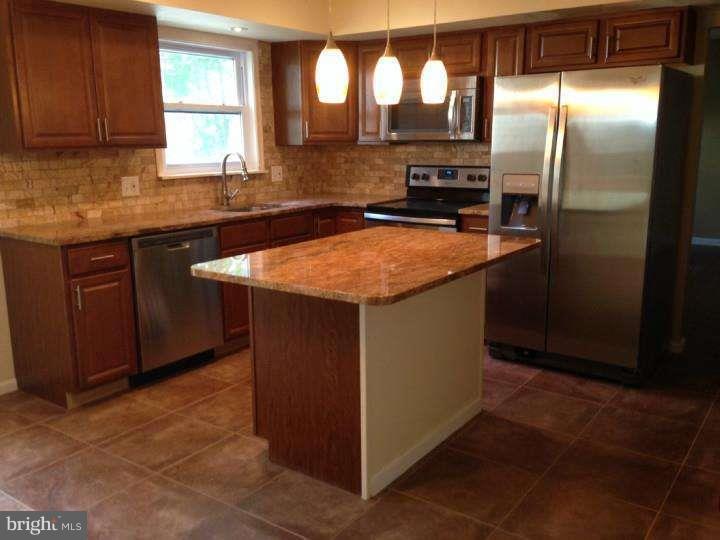628 Meadowlark Road Eagleville, PA 19403 - Photo 8 of 25 Kitchen