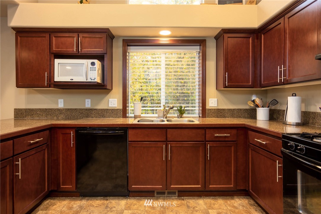 320 Barry Loop Mount Vernon, WA 98274 - Photo 9 of 23 Gallery Image 9