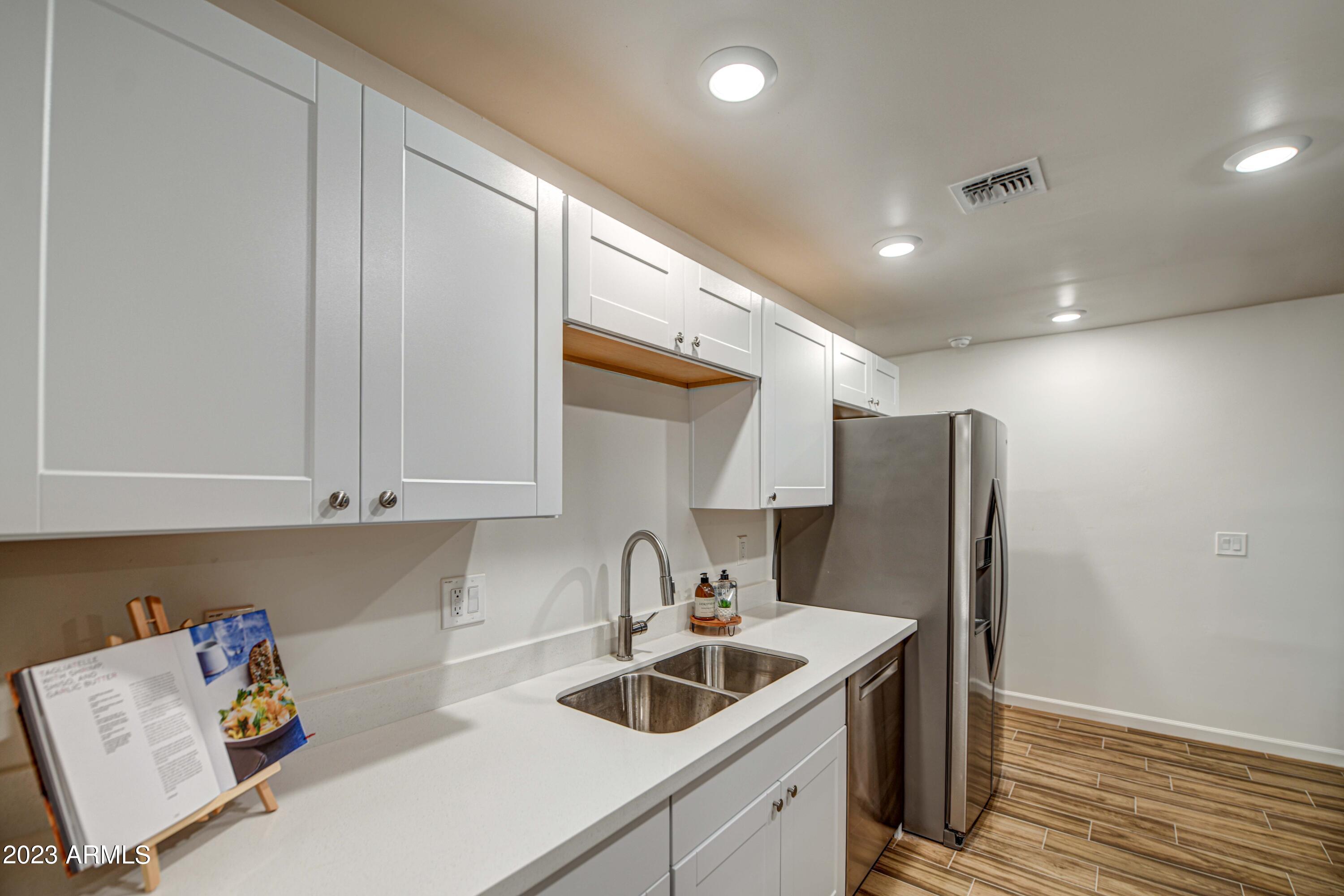 1302 East Pecan Road Phoenix, AZ 85040 - Photo 11 of 37 Kitchen 2