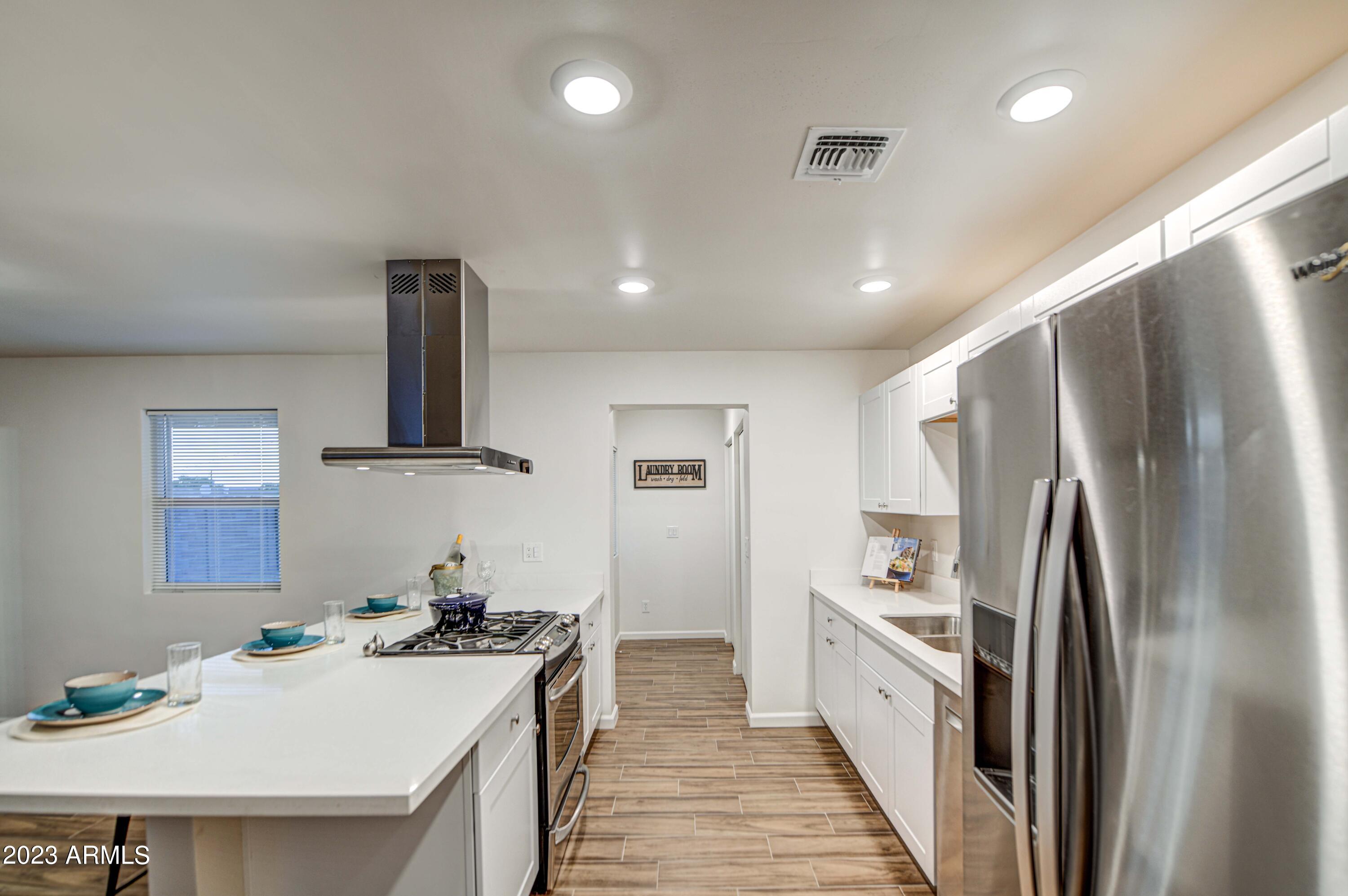 1302 East Pecan Road Phoenix, AZ 85040 - Photo 13 of 37 Kitchen 5