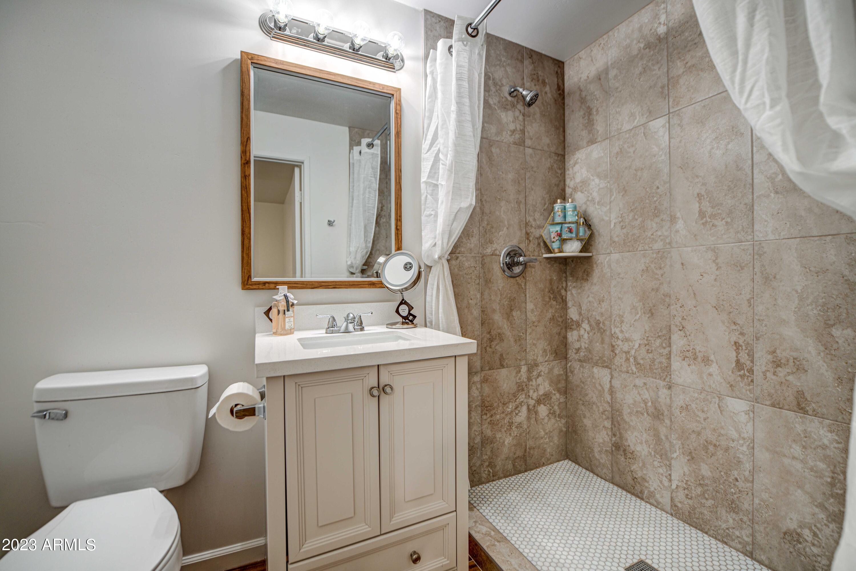 1302 East Pecan Road Phoenix, AZ 85040 - Photo 22 of 37 Primary Bath 2