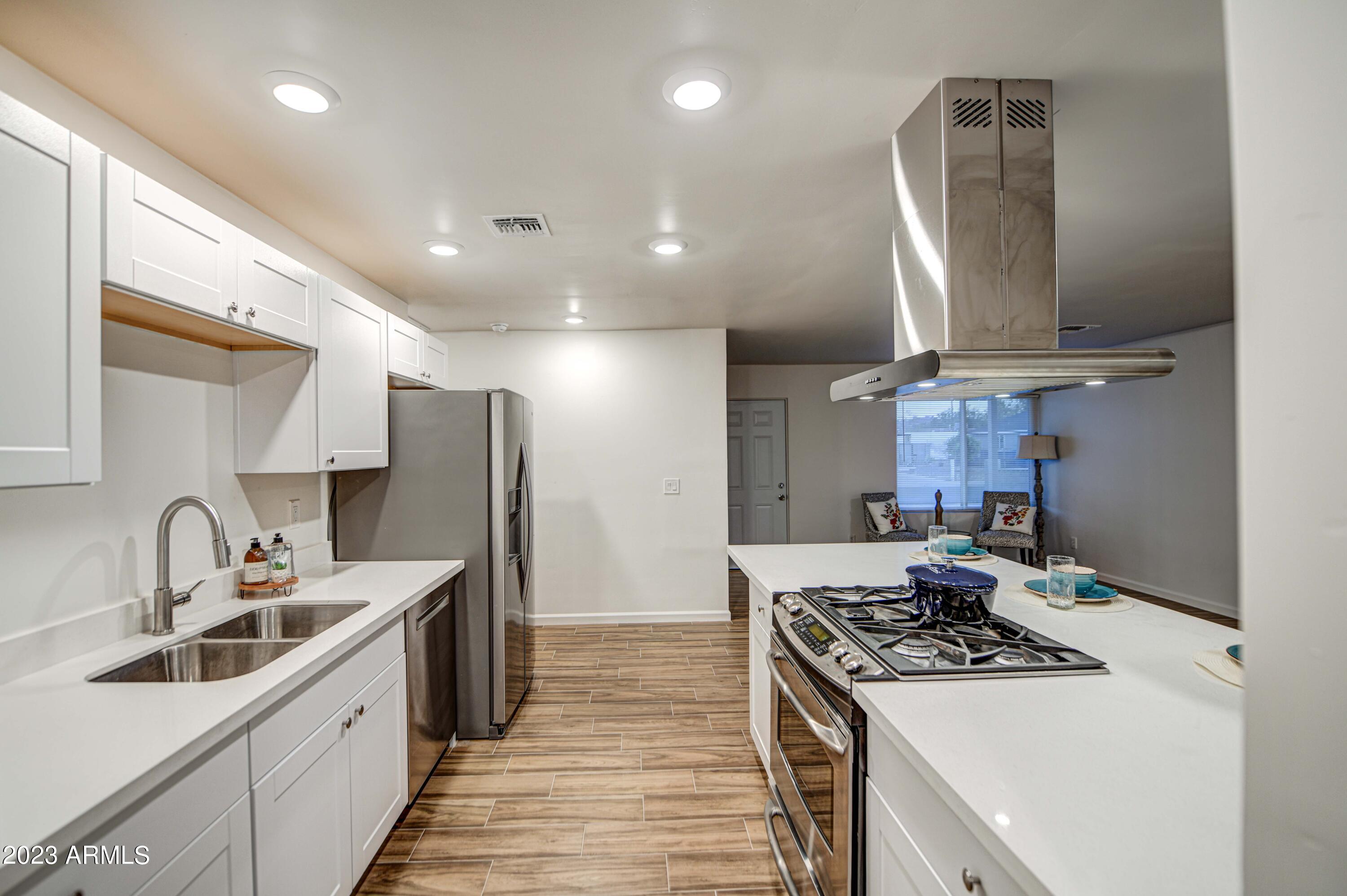 1302 East Pecan Road Phoenix, AZ 85040 - Photo 10 of 37 Kitchen 1
