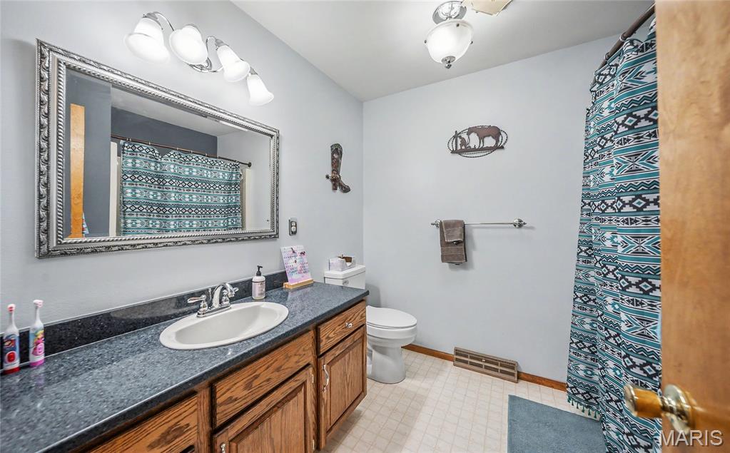 1275 Roller Road St. Clair, MO 63077 - Photo 18 of 47