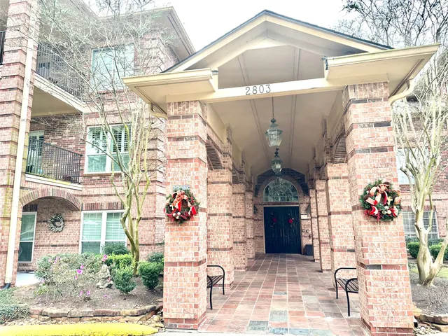 $210,000 | 2803 Kings Crossing Drive, Unit 205, Kingwood, TX 77345