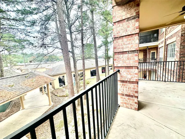 $210,000 | 2803 Kings Crossing Drive, Unit 205, Kingwood, TX 77345