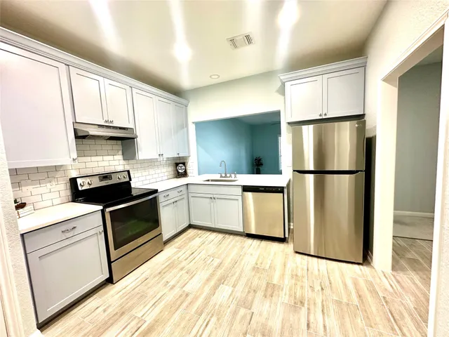 $210,000 | 2803 Kings Crossing Drive, Unit 205, Kingwood, TX 77345