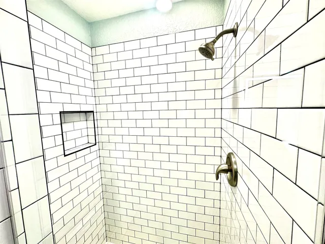 $210,000 | 2803 Kings Crossing Drive, Unit 205, Kingwood, TX 77345