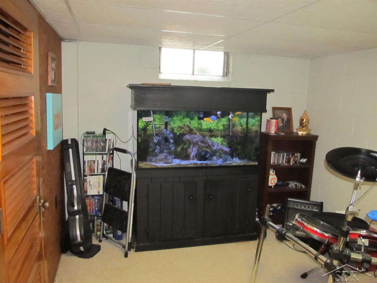 1935 Hatch Road Bay City, MI 48708 - Photo 13 of 24 50022303-12.JPG