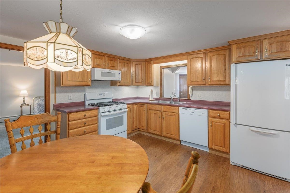 7 Wayne Street Hudson, NH 03051 - Photo 11 of 34 Gallery Image 11