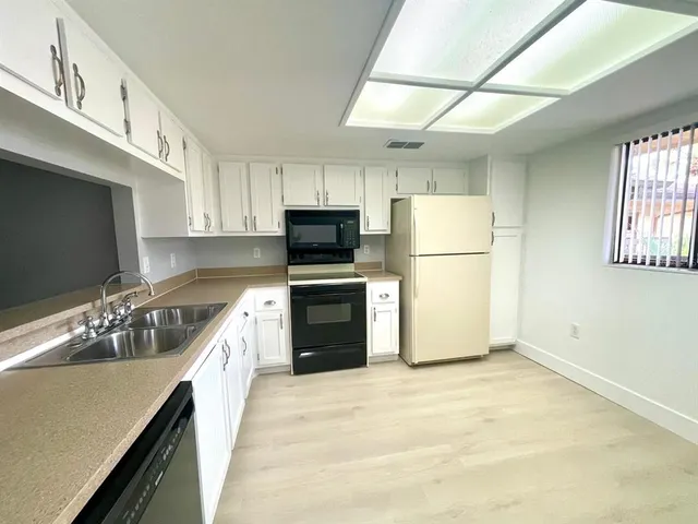 $2,000 | 2682 Sabal Springs Circle, Unit 204, Clearwater, FL 33761