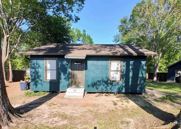 $1,300 | 980 North Tannahill Street, Vidor, TX 77662