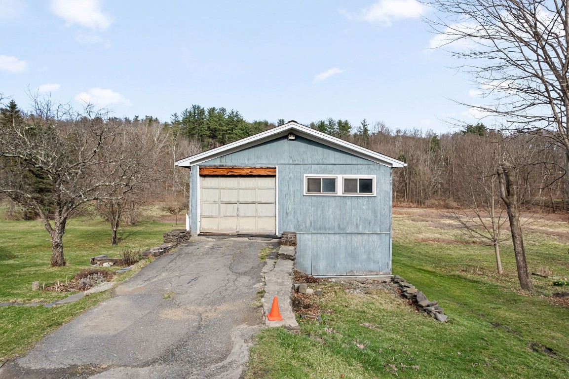 208 Castle Creek Road Binghamton, NY 13901 - Photo 37 of 48